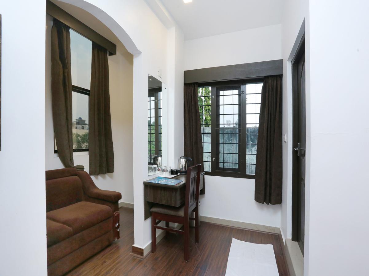 Hotel Qube Kochi Bagian luar foto