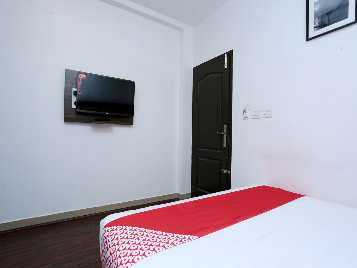 Hotel Qube Kochi Bagian luar foto