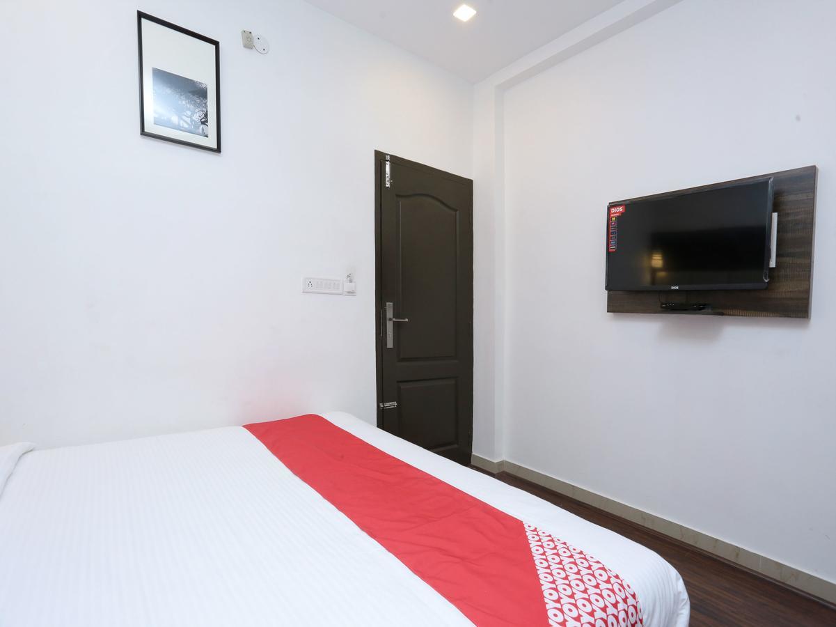 Hotel Qube Kochi Bagian luar foto